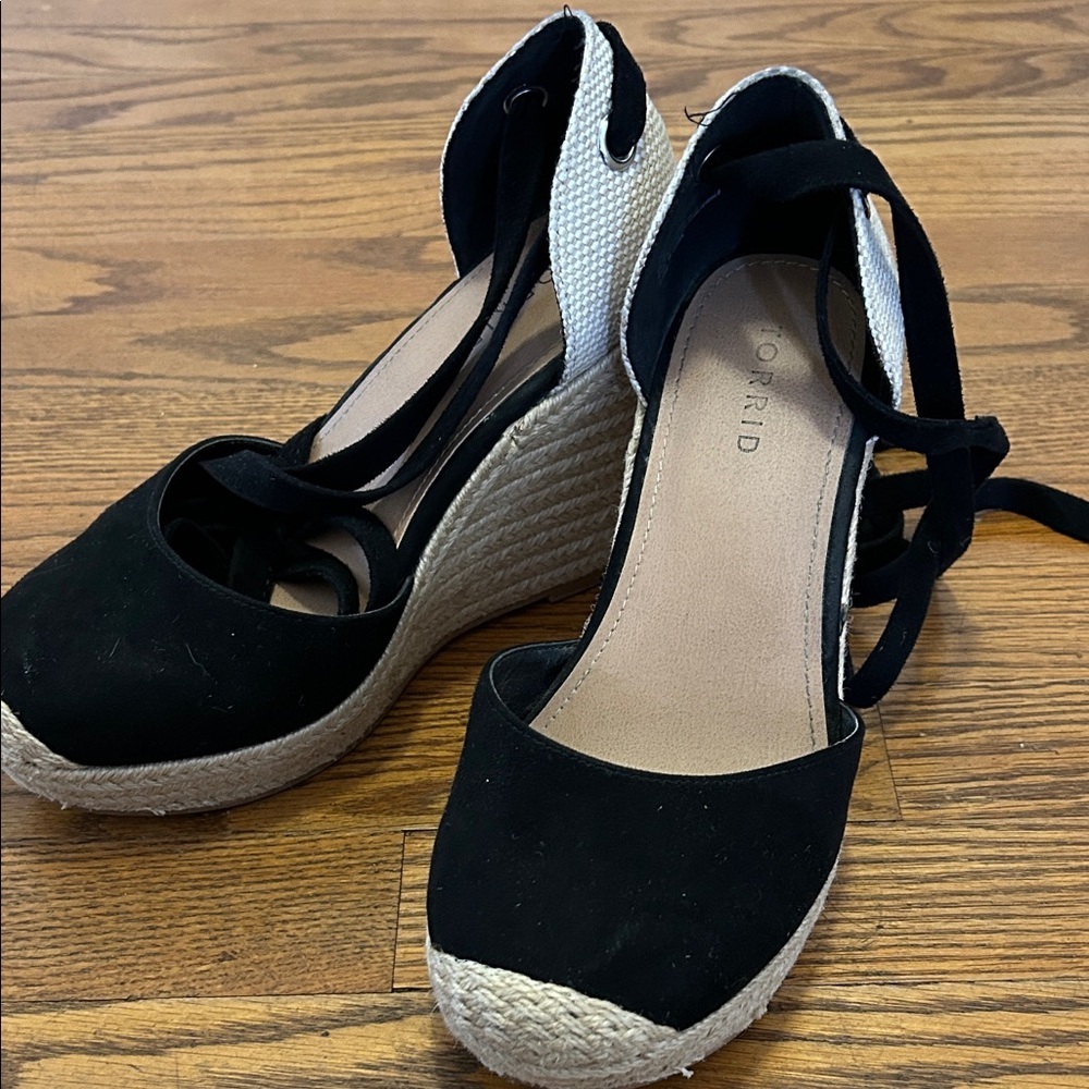 Torrid Shoes Women’s 8.5 Black Espadrille Wedges Travel Beach Resort Brunch